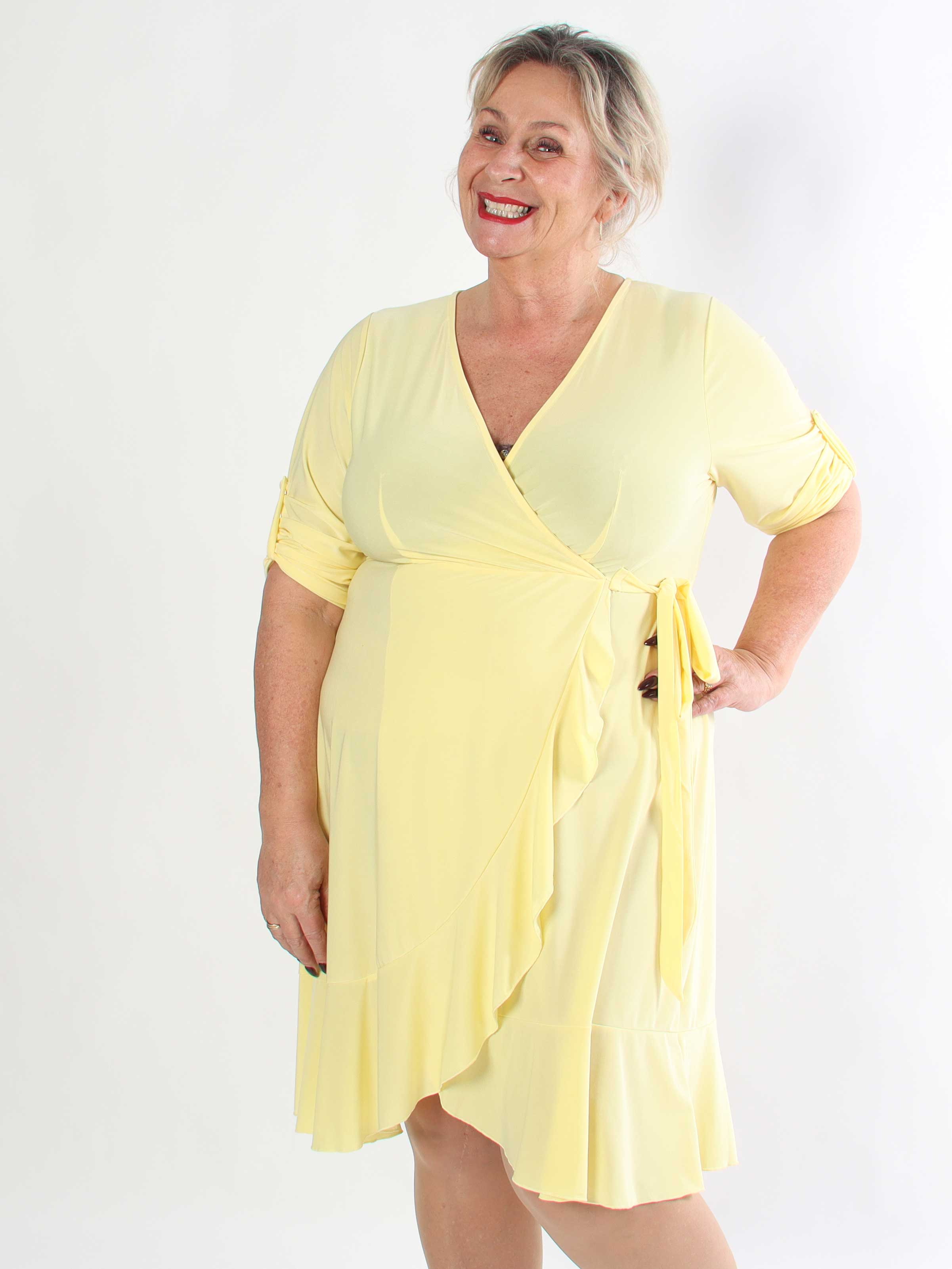 Savina Plain - Stretchig långärmad plus size omlottklänning